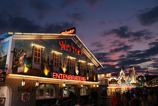 Heimer Enten- und Hühnerbraterei auf dem Oktoberfest (©foto: Martin Schmitz)